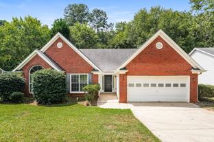 5729 Lakeview Cir - Photo 1 of 1