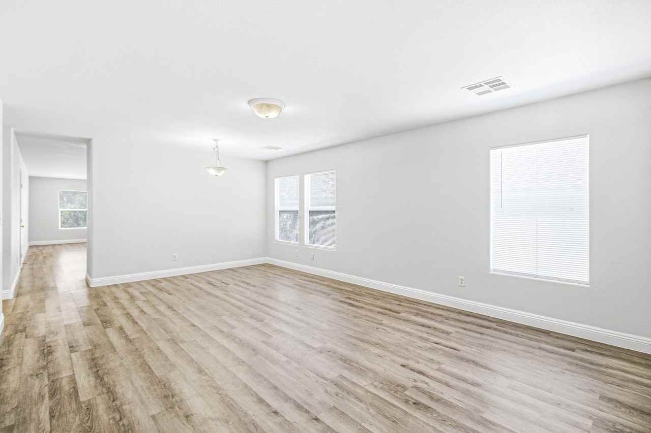 183 White Butte St - Photo 3 of 19