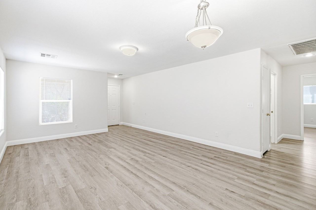 183 White Butte St - Photo 4 of 19