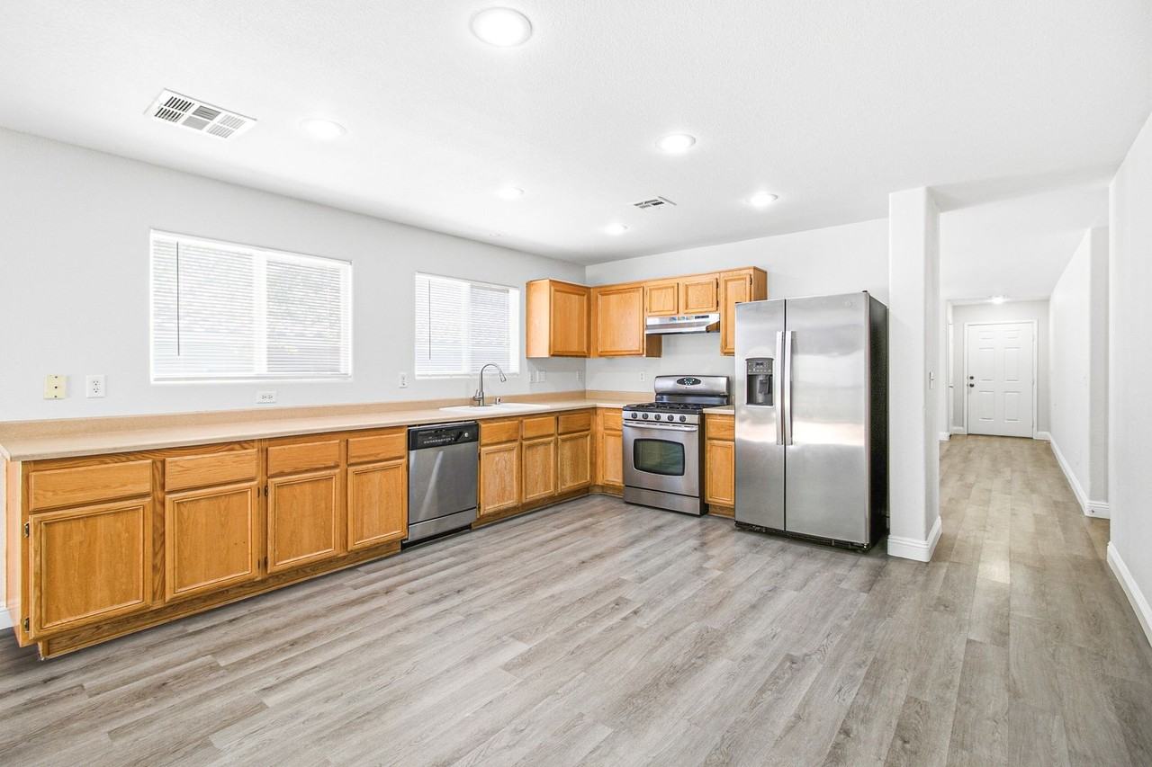 183 White Butte St - Photo 6 of 19