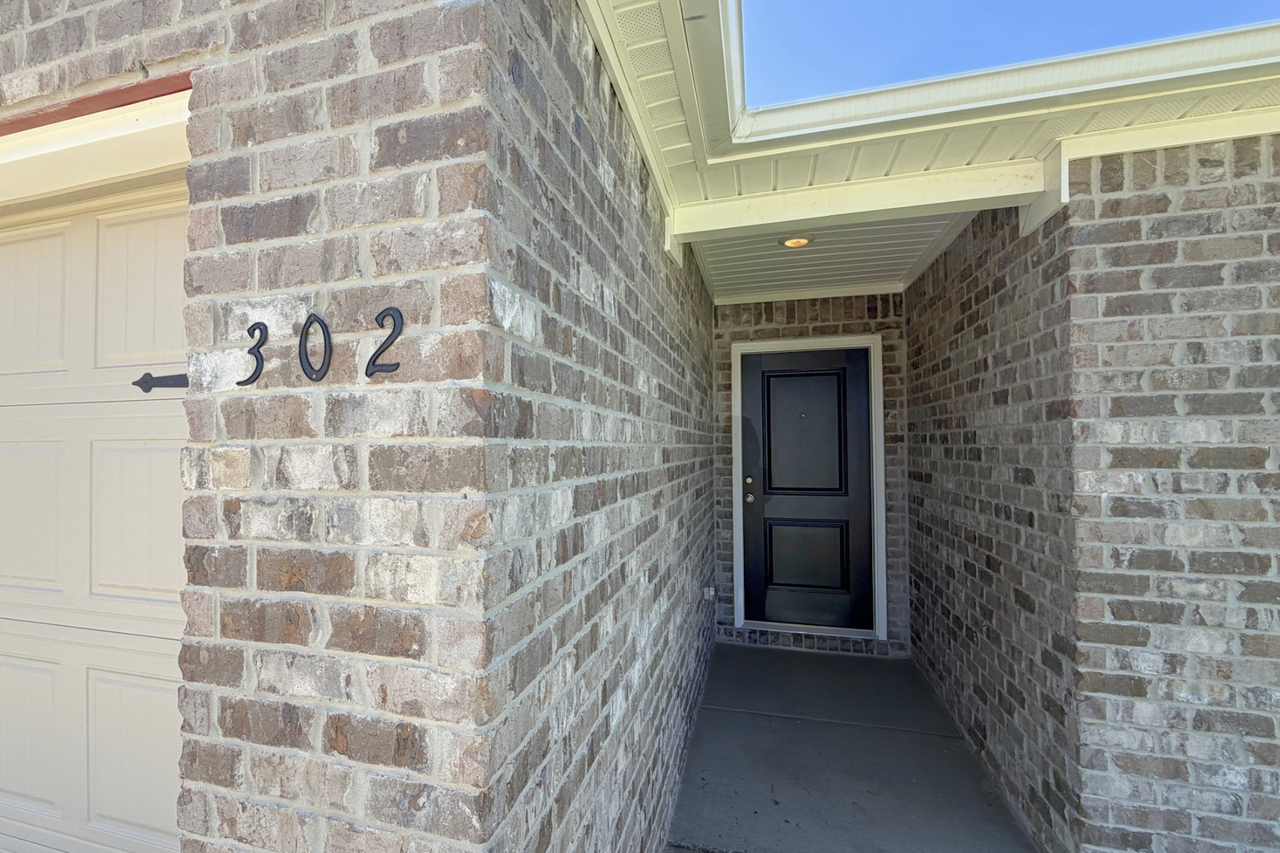 302 Spanish Moss Court - Photo 3 of 33