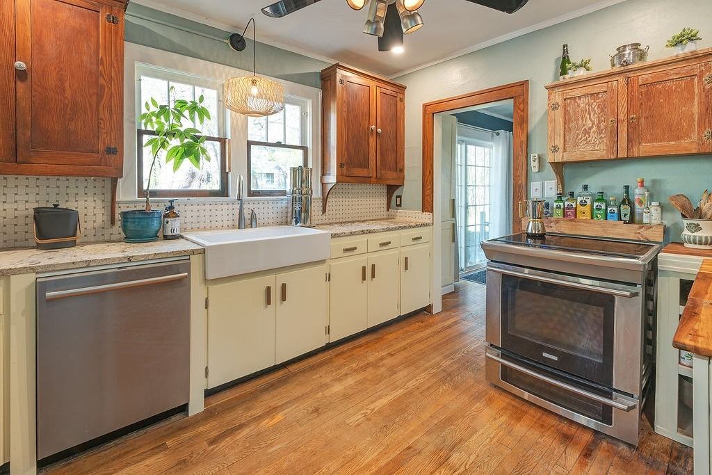 392 Sulphur Springs Road - Photo 6 of 12