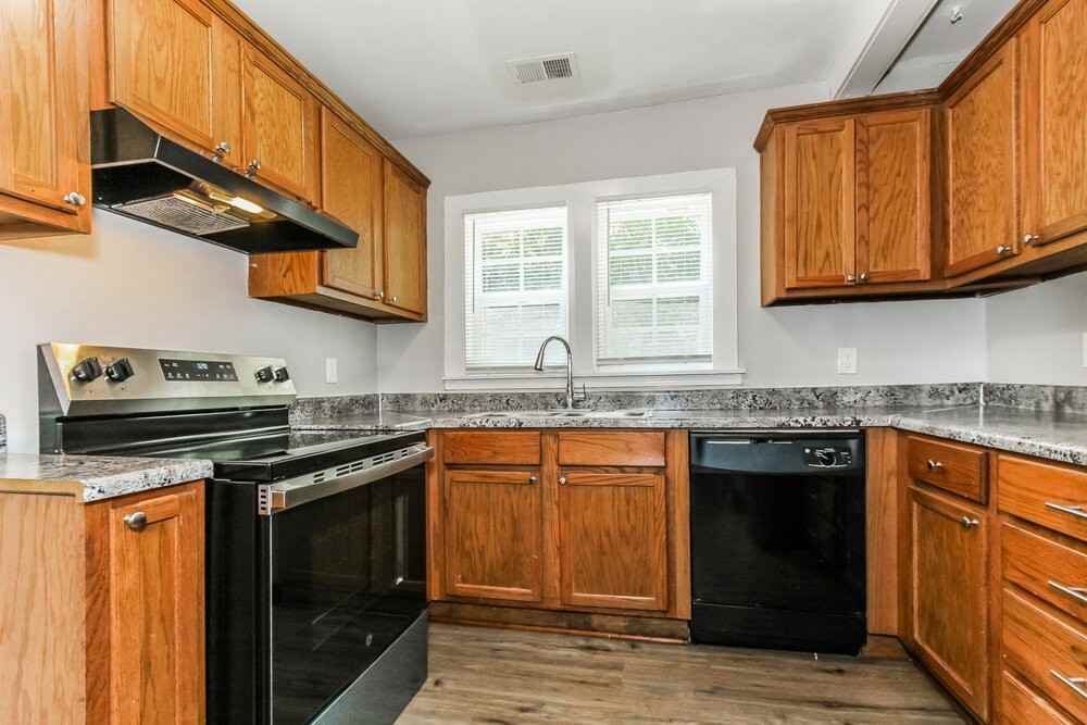 914 Park Pl - Photo 6 of 16