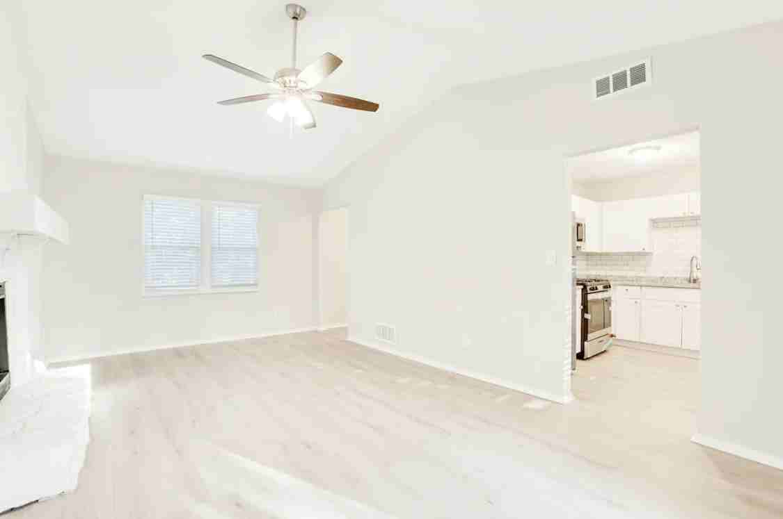 4857 Aldersbrook Drive - Photo 3 of 17