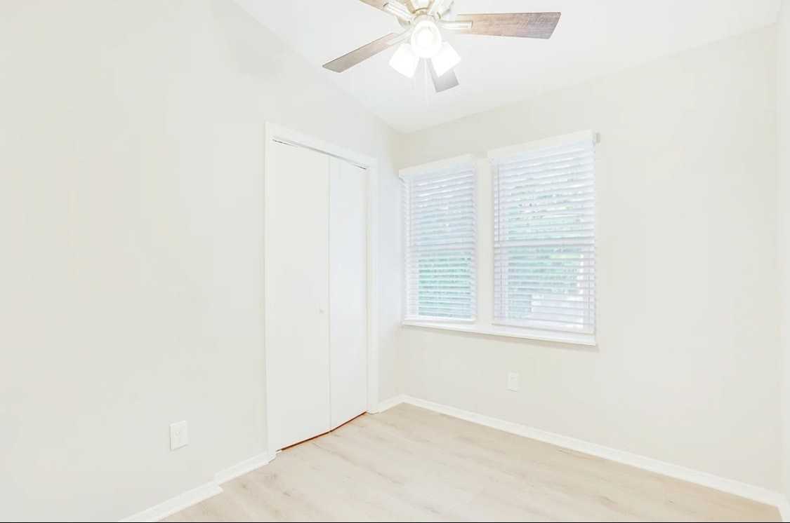 4857 Aldersbrook Drive - Photo 5 of 17