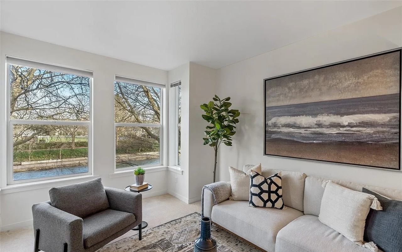 55 Williams Avenue South - Photo 7 of 9