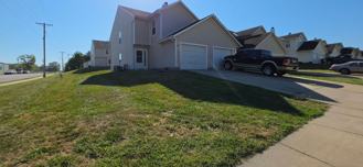 205 NE Dogwood Street - Photo 1 of 1