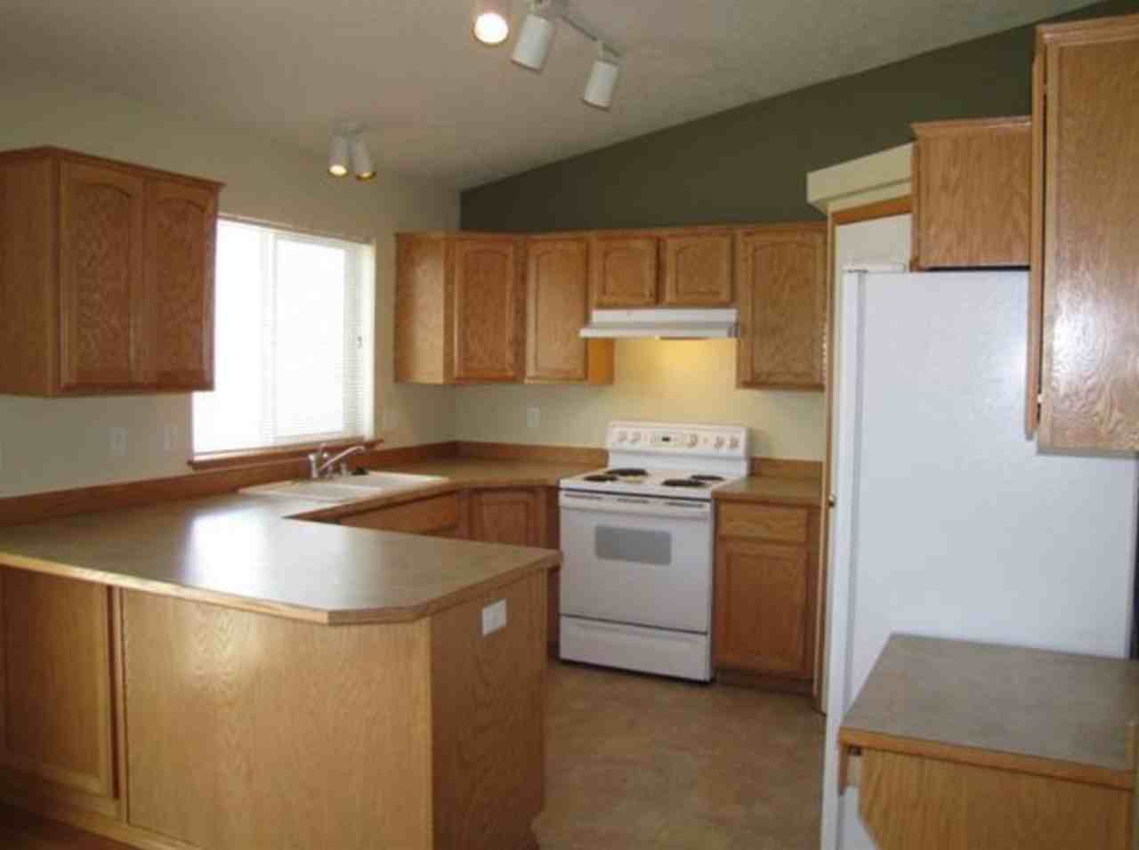 3201 Thistle Creek Ln - Photo 2 of 6