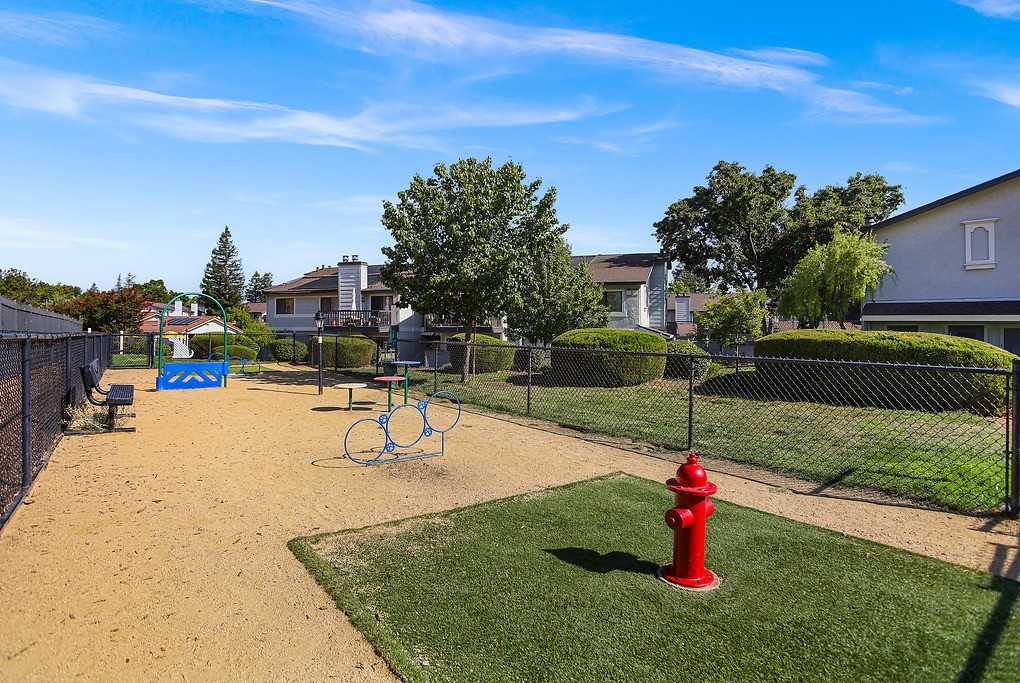 Foothill - Twin Creeks Condos - Photo 5 of 28
