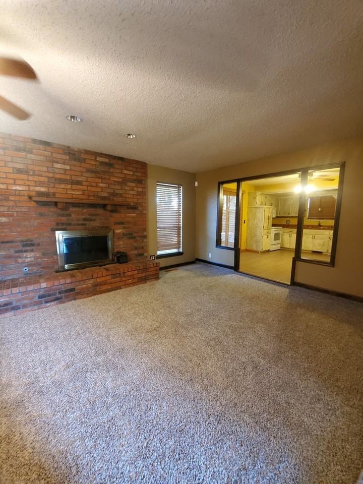 233 Cindy Ave - Photo 3 of 19