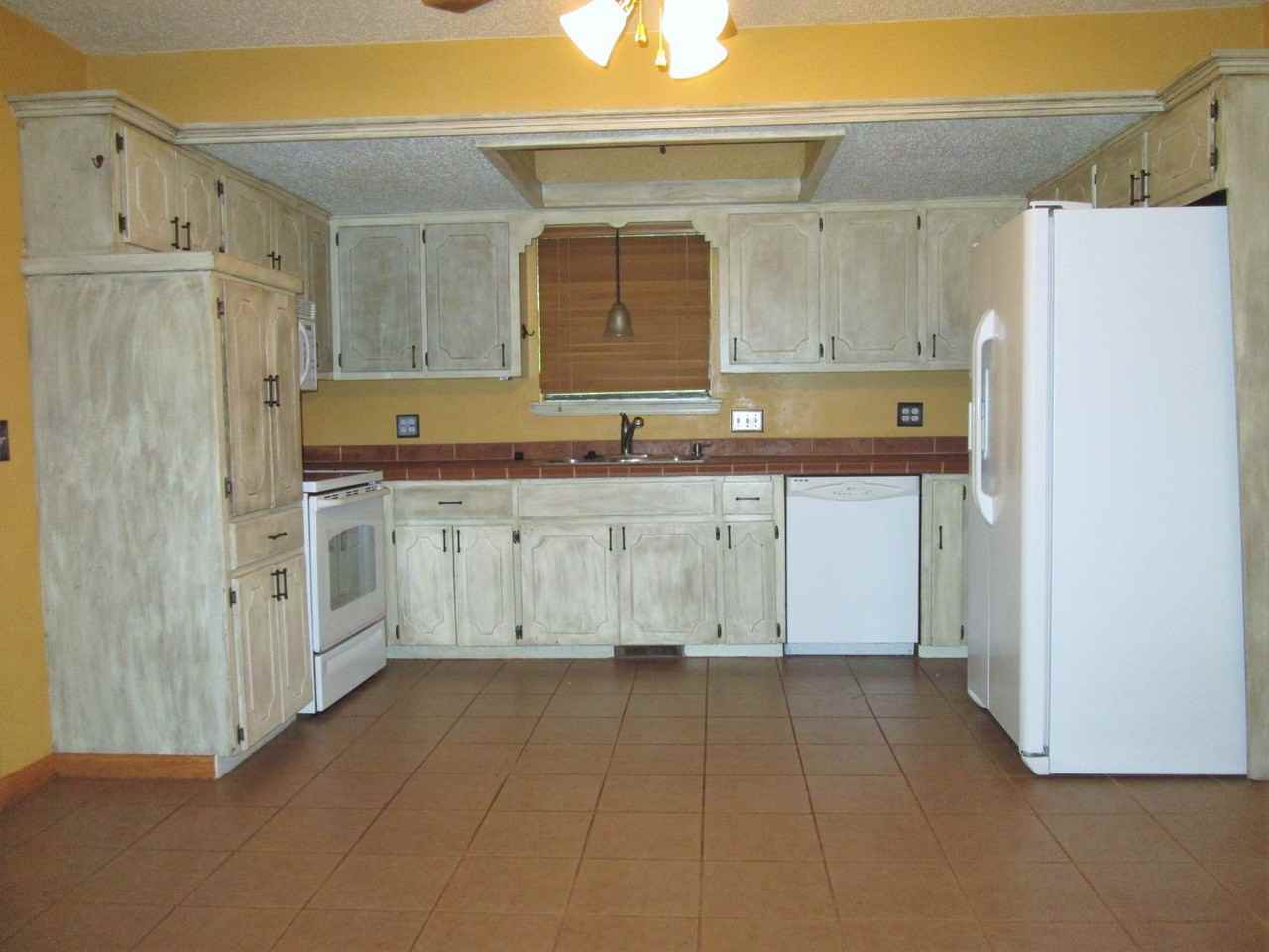 233 Cindy Ave - Photo 4 of 19