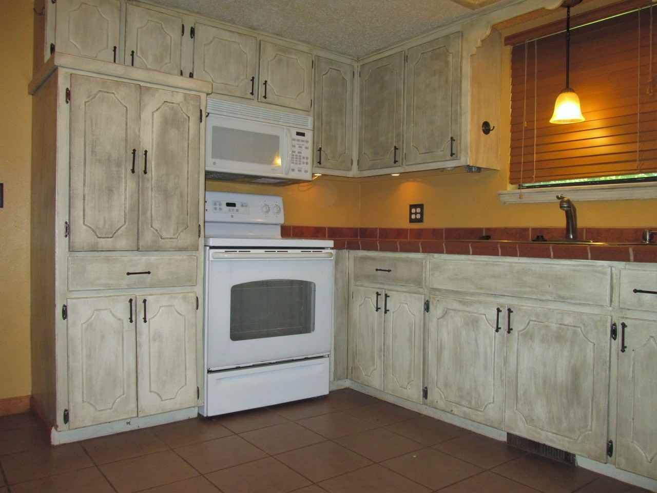 233 Cindy Ave - Photo 5 of 19