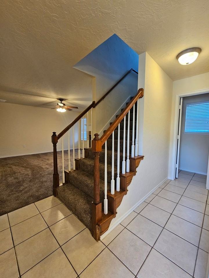 867 Rambling Oaks Dr - Photo 3 of 20