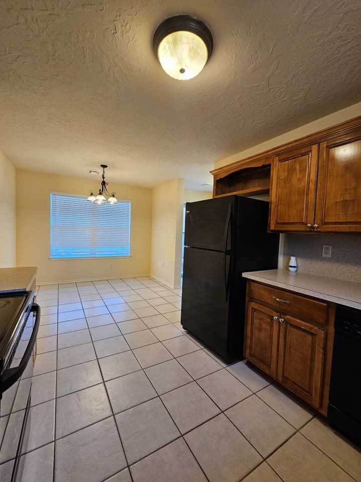 867 Rambling Oaks Dr - Photo 4 of 20