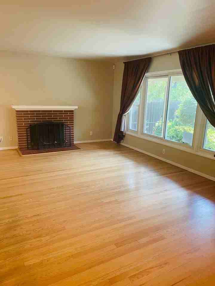 2215 Stover Way - Photo 5 of 27