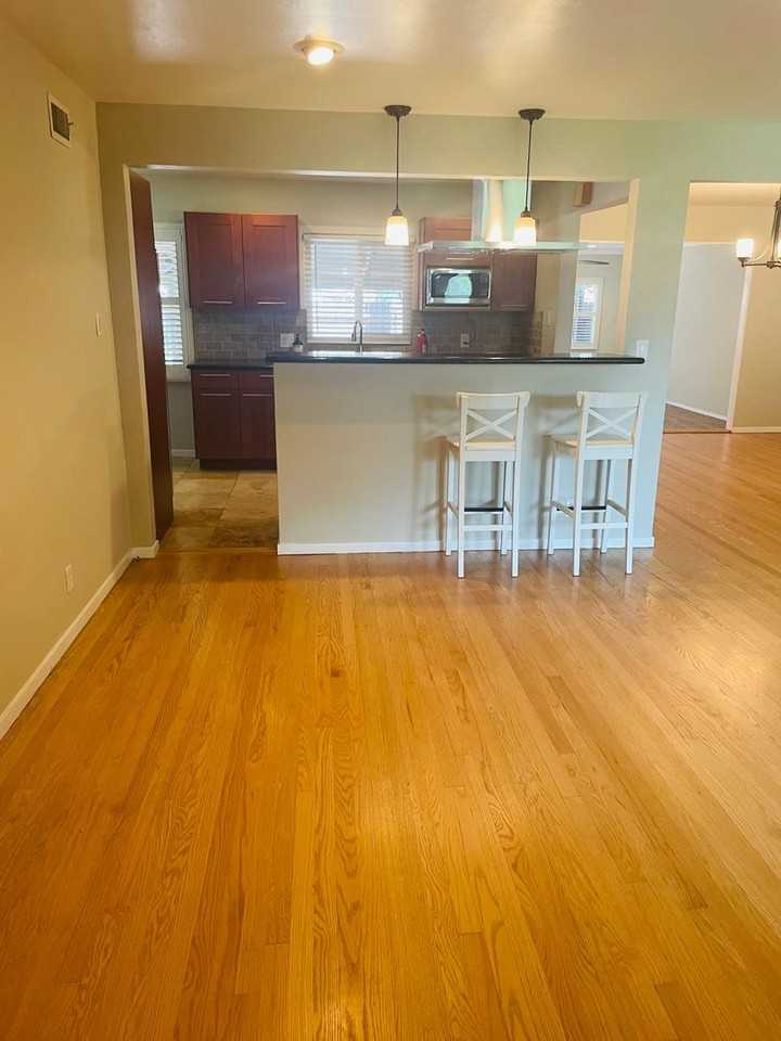 2215 Stover Way - Photo 7 of 27