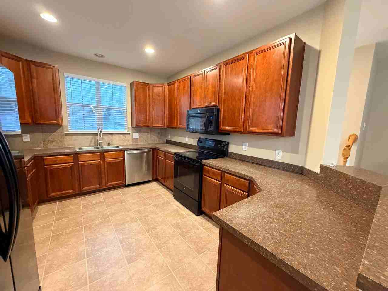 43 8th Ave - Photo 4 of 36