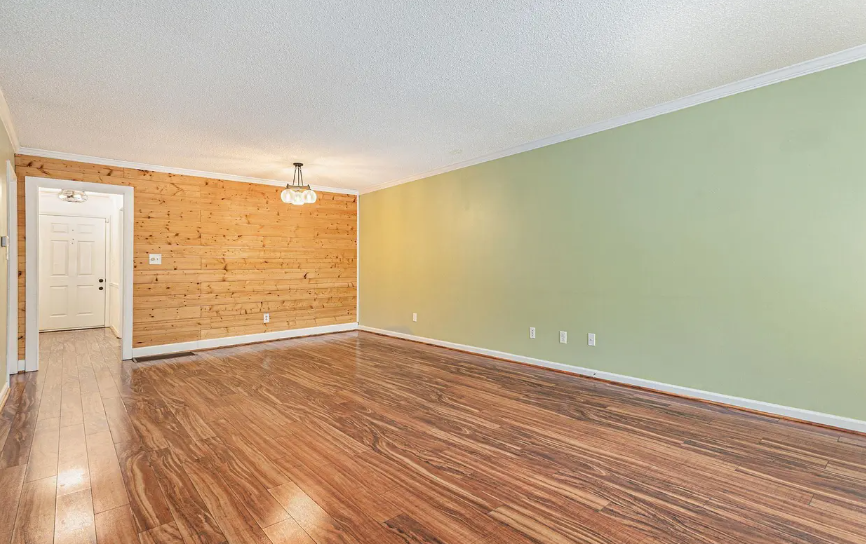 1629 Ashwood Lane - Photo 5 of 12