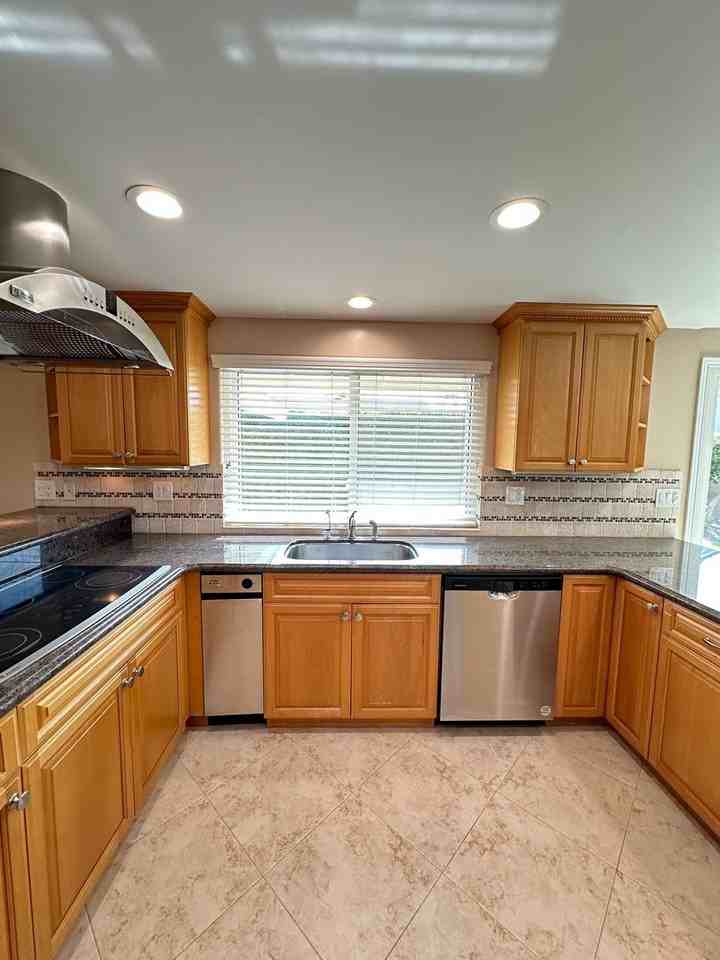 11352 Weatherby Rd - Photo 3 of 21