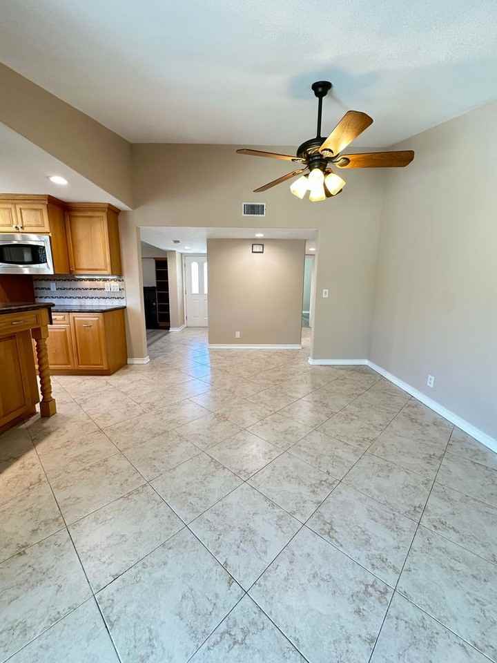 11352 Weatherby Rd - Photo 6 of 21