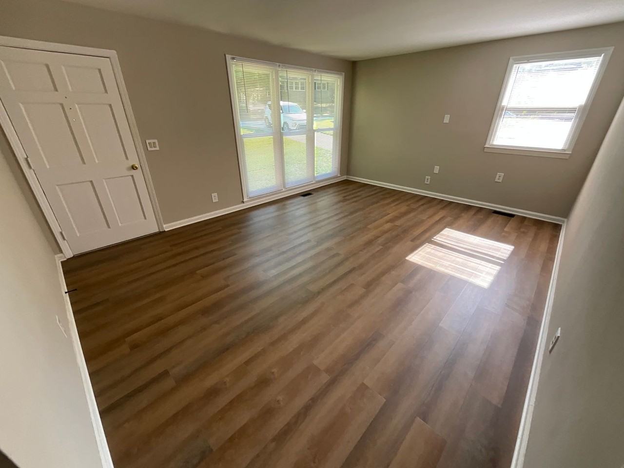 1413 Gracewood Dr - Photo 5 of 21