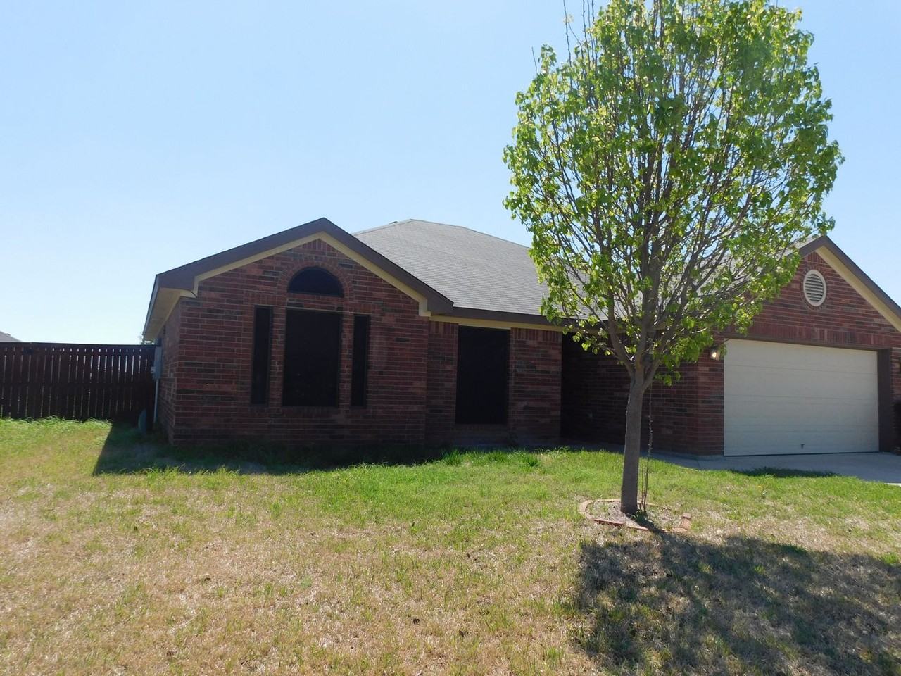 210 Viola Dr - Photo 4 of 47