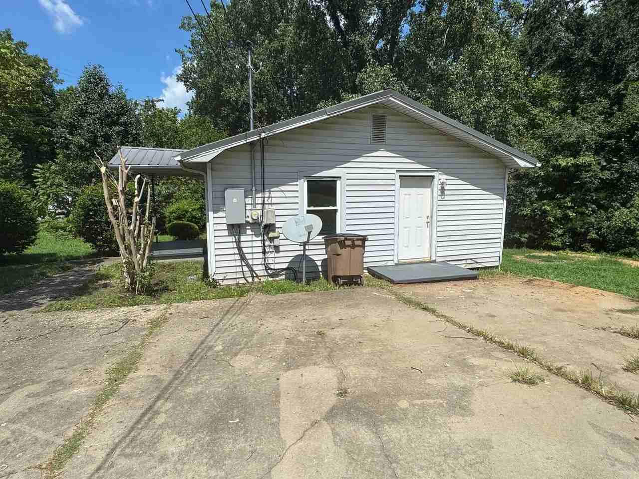 1401 Charles Rd - Photo 2 of 25