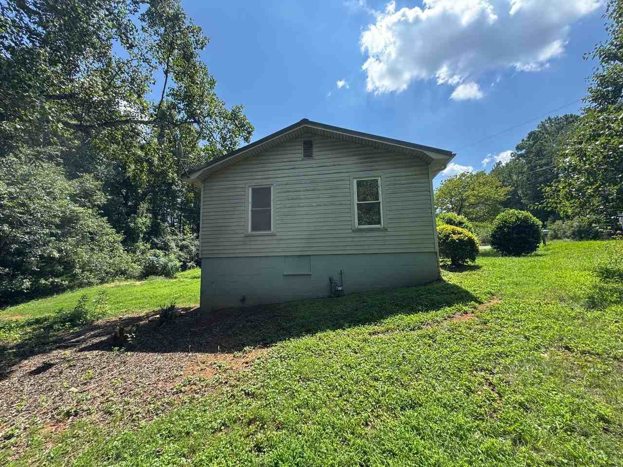 1401 Charles Rd - Photo 4 of 25