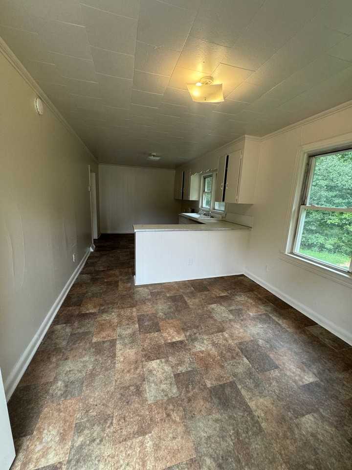 1401 Charles Rd - Photo 6 of 25