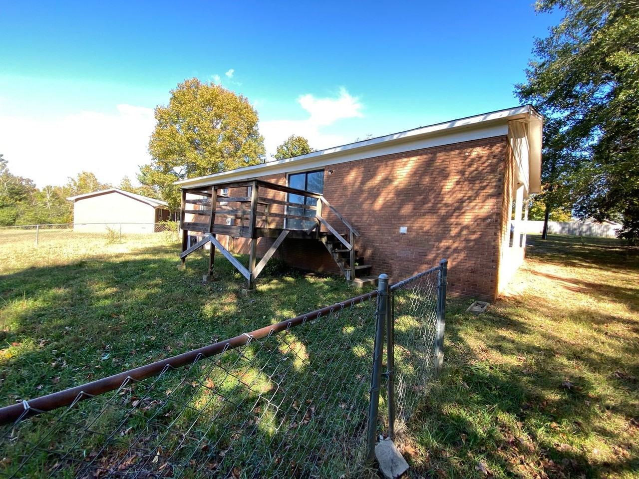6026 Emerald Ln - Photo 3 of 21