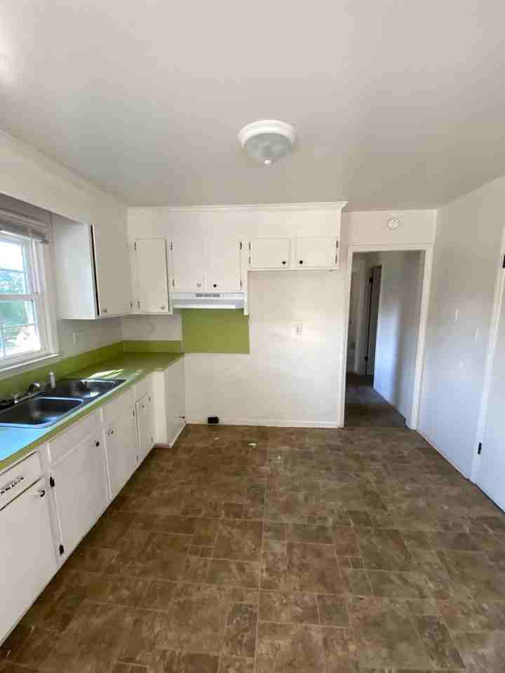 6026 Emerald Ln - Photo 6 of 21