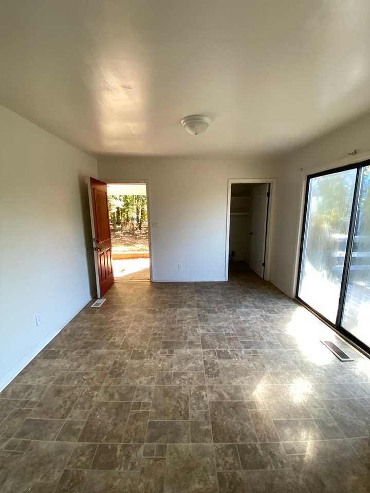 6026 Emerald Ln - Photo 7 of 21