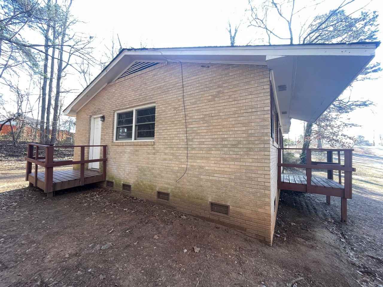 1908 Vernon Rd - Photo 2 of 18