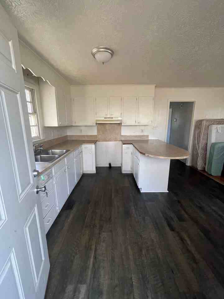 1908 Vernon Rd - Photo 4 of 18