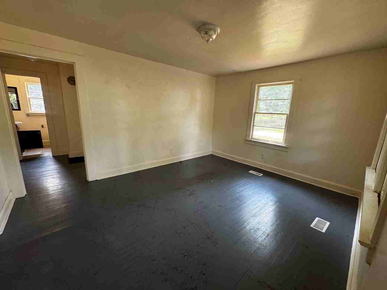 350 Grice St - Photo 4 of 27