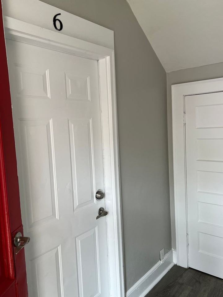 703 1st St Sw #8 - Photo 2 of 19