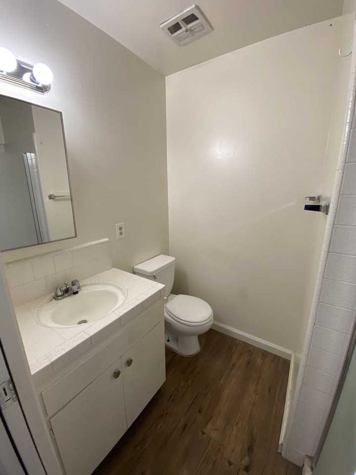2530 S Hall St - Photo 4 of 21