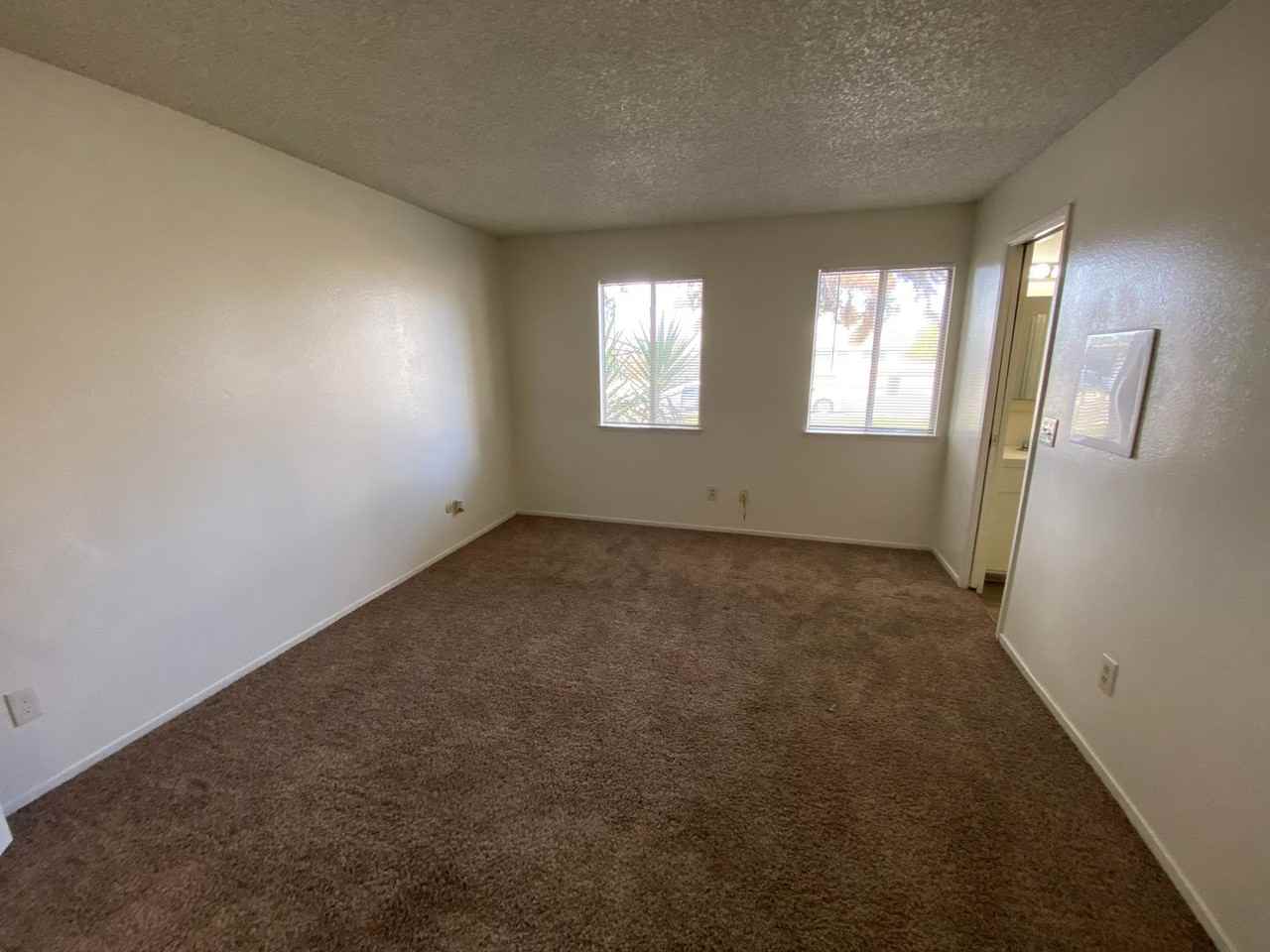 2530 S Hall St - Photo 6 of 21
