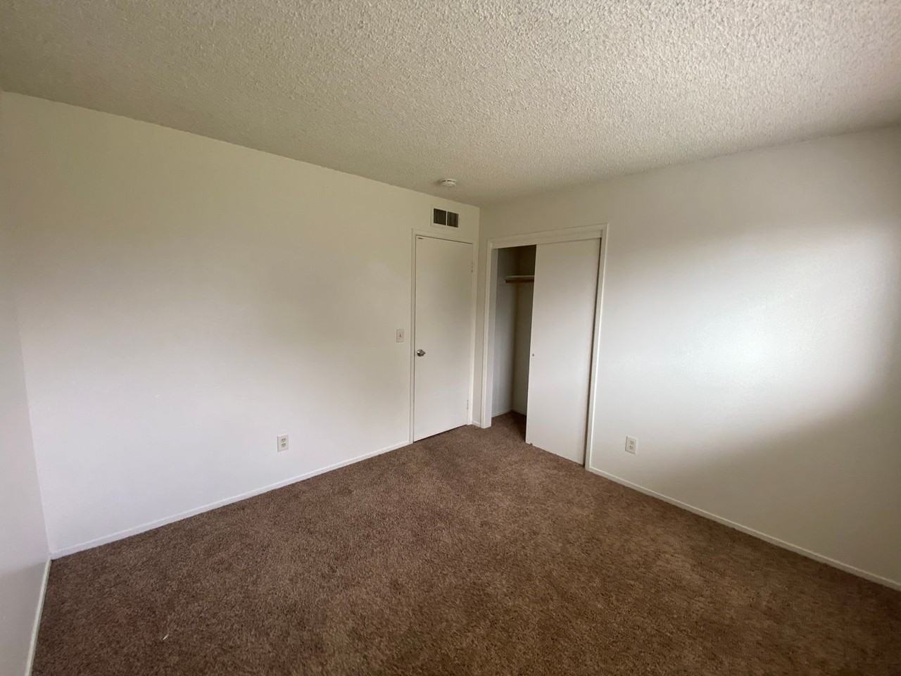 2530 S Hall St - Photo 7 of 21