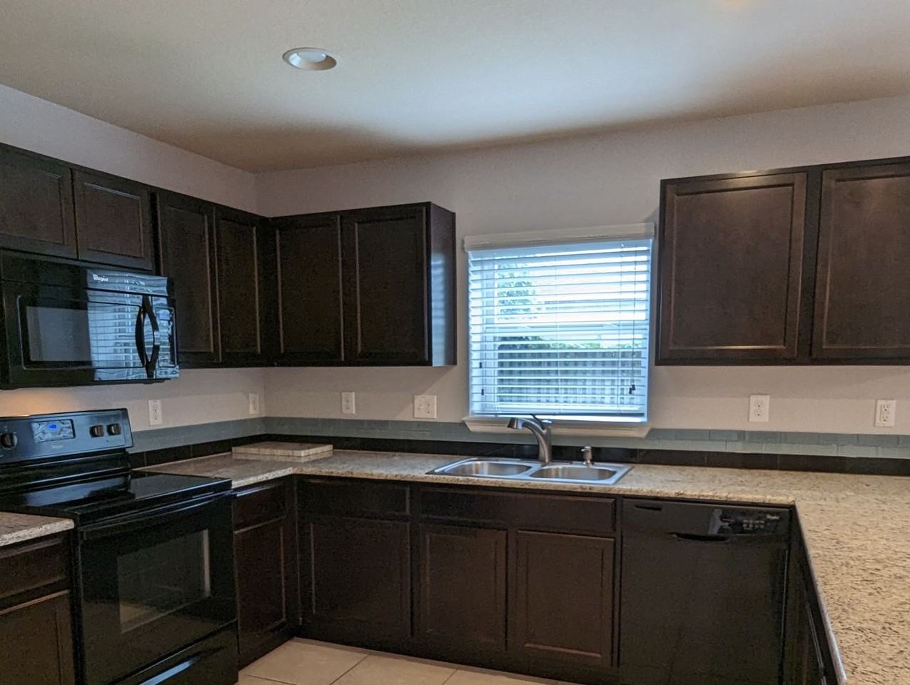 219 Woodknoll Pl - Photo 7 of 19