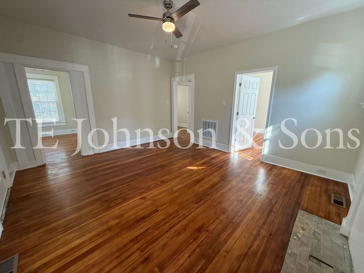 415 E 16th St - Photo 3 of 26