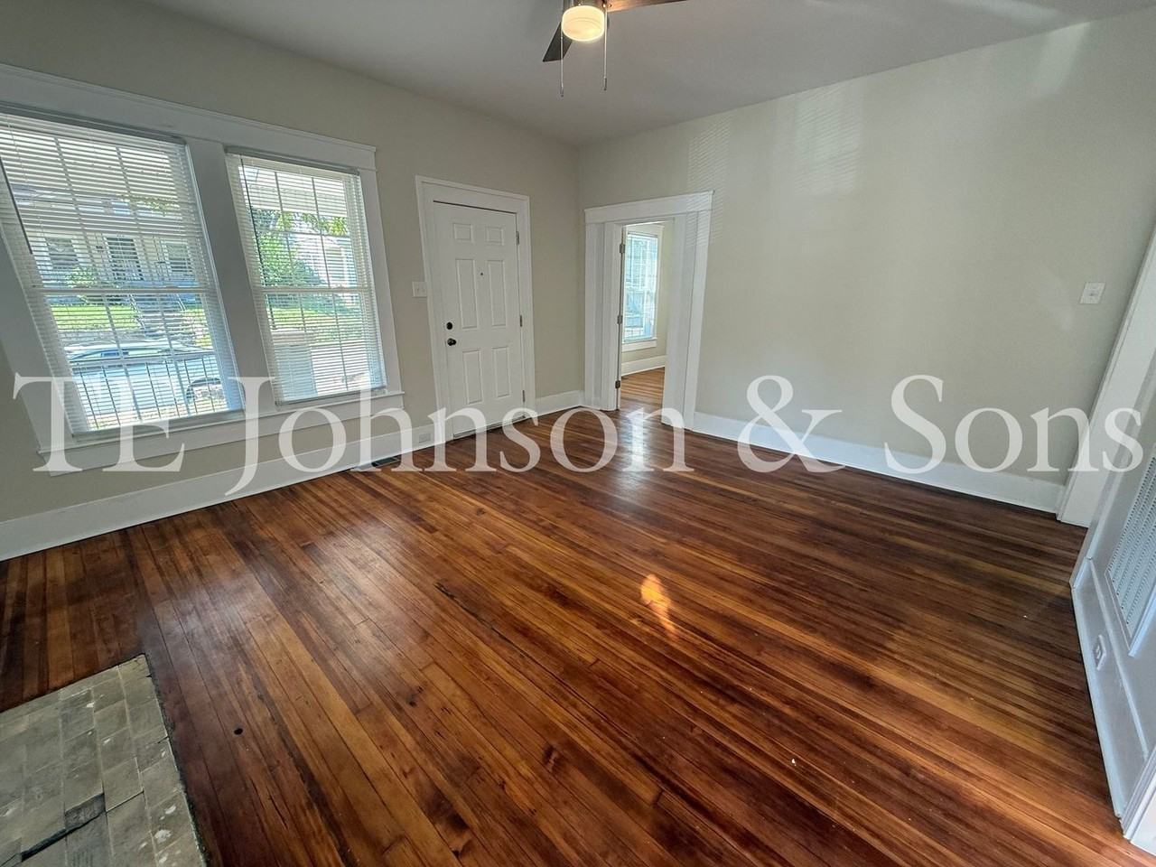 415 E 16th St - Photo 4 of 26