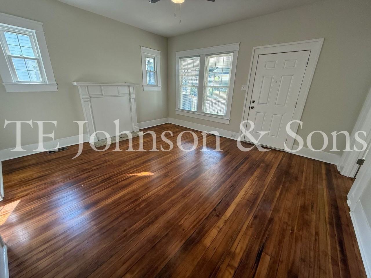 415 E 16th St - Photo 5 of 26