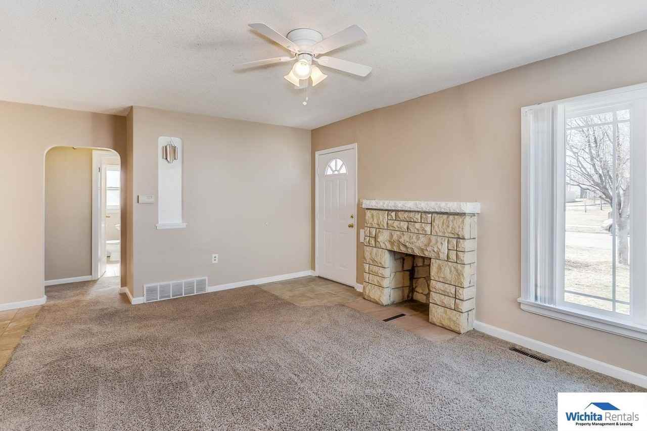 610 N Glendale St - Photo 3 of 11