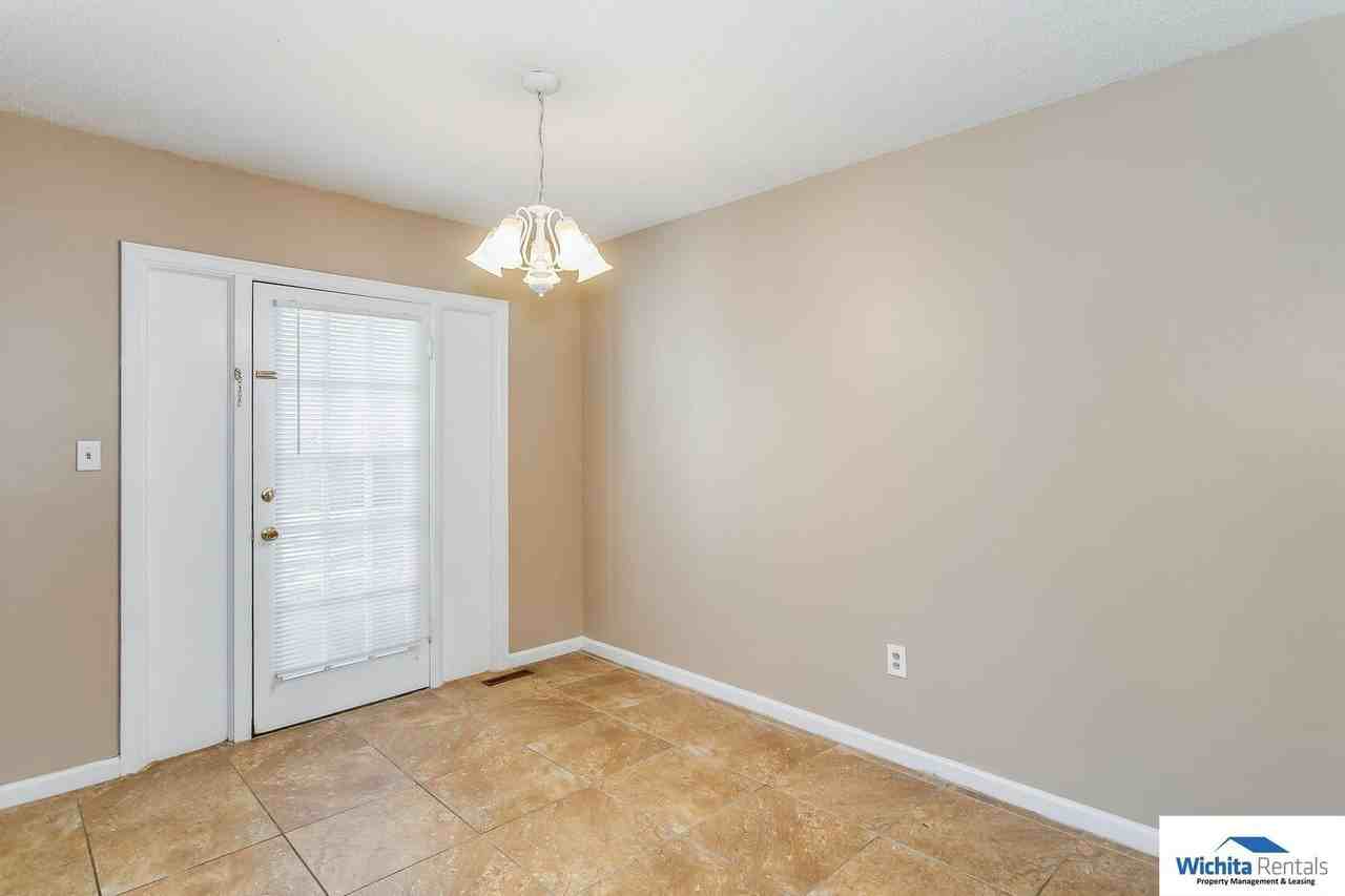 610 N Glendale St - Photo 4 of 11