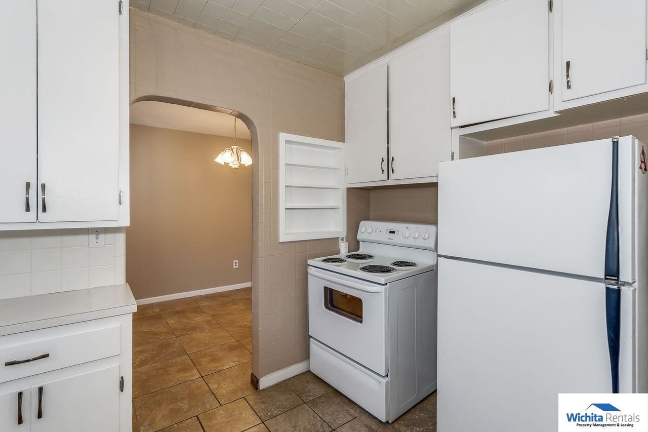 610 N Glendale St - Photo 6 of 11