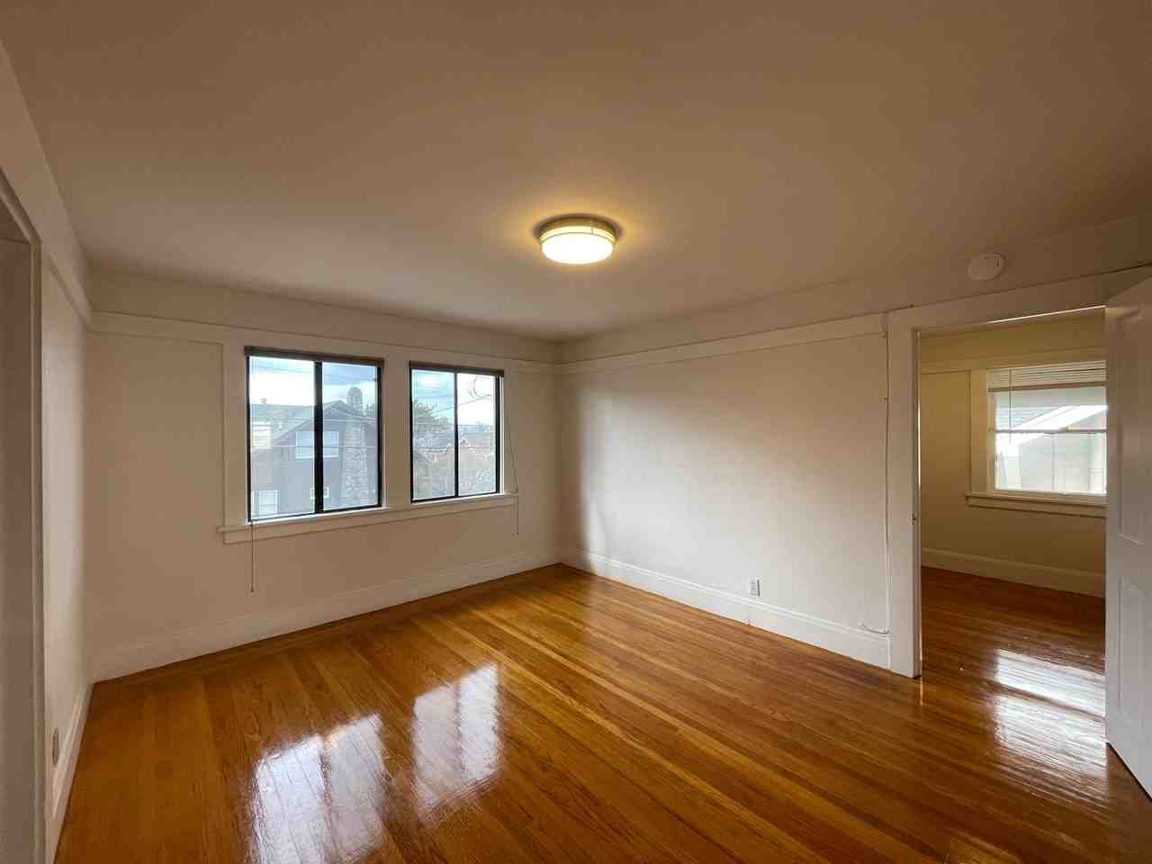 316 Forest St - Photo 5 of 24