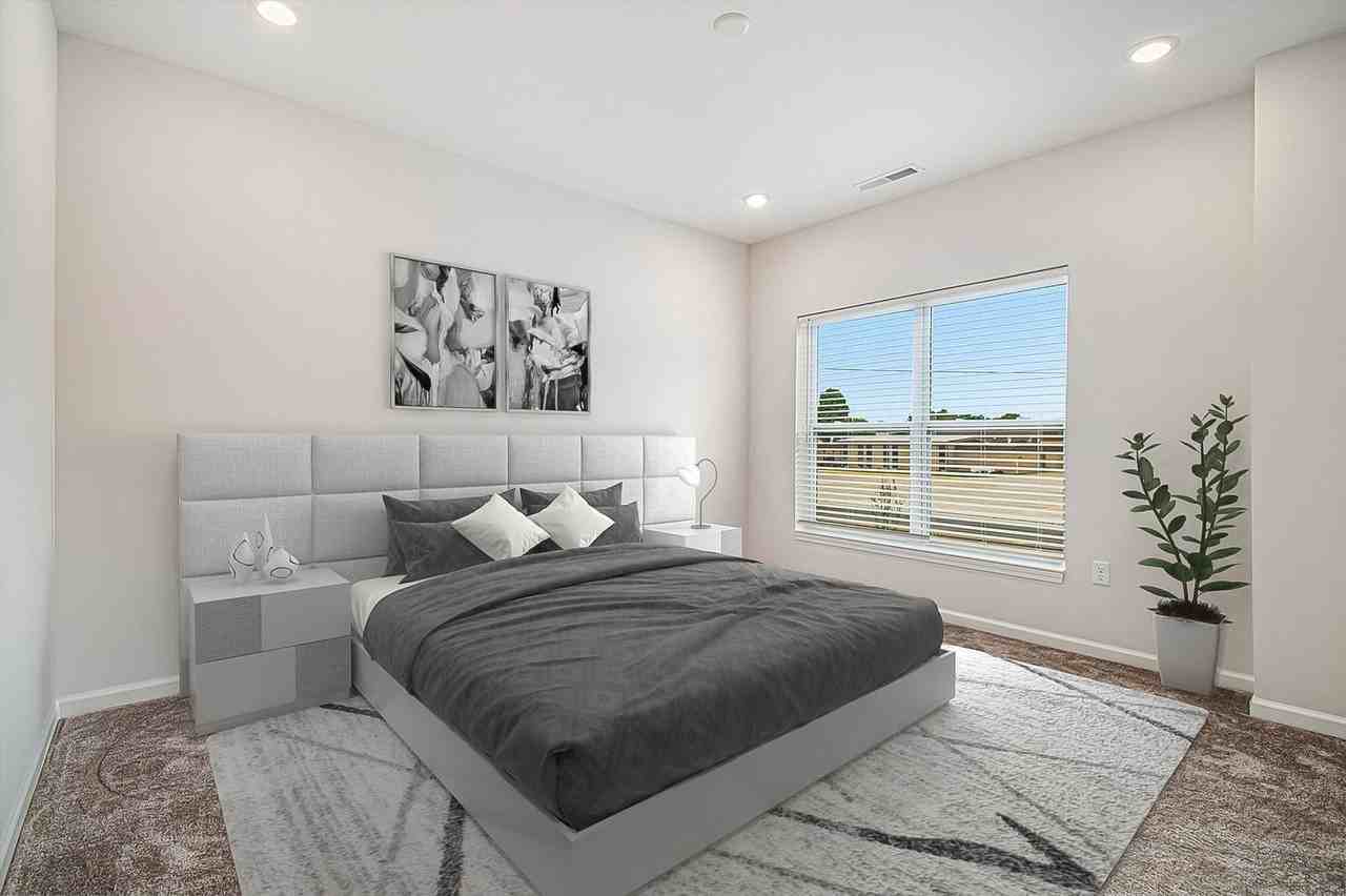 1006 S Indiana Ave #205 - Photo 3 of 10