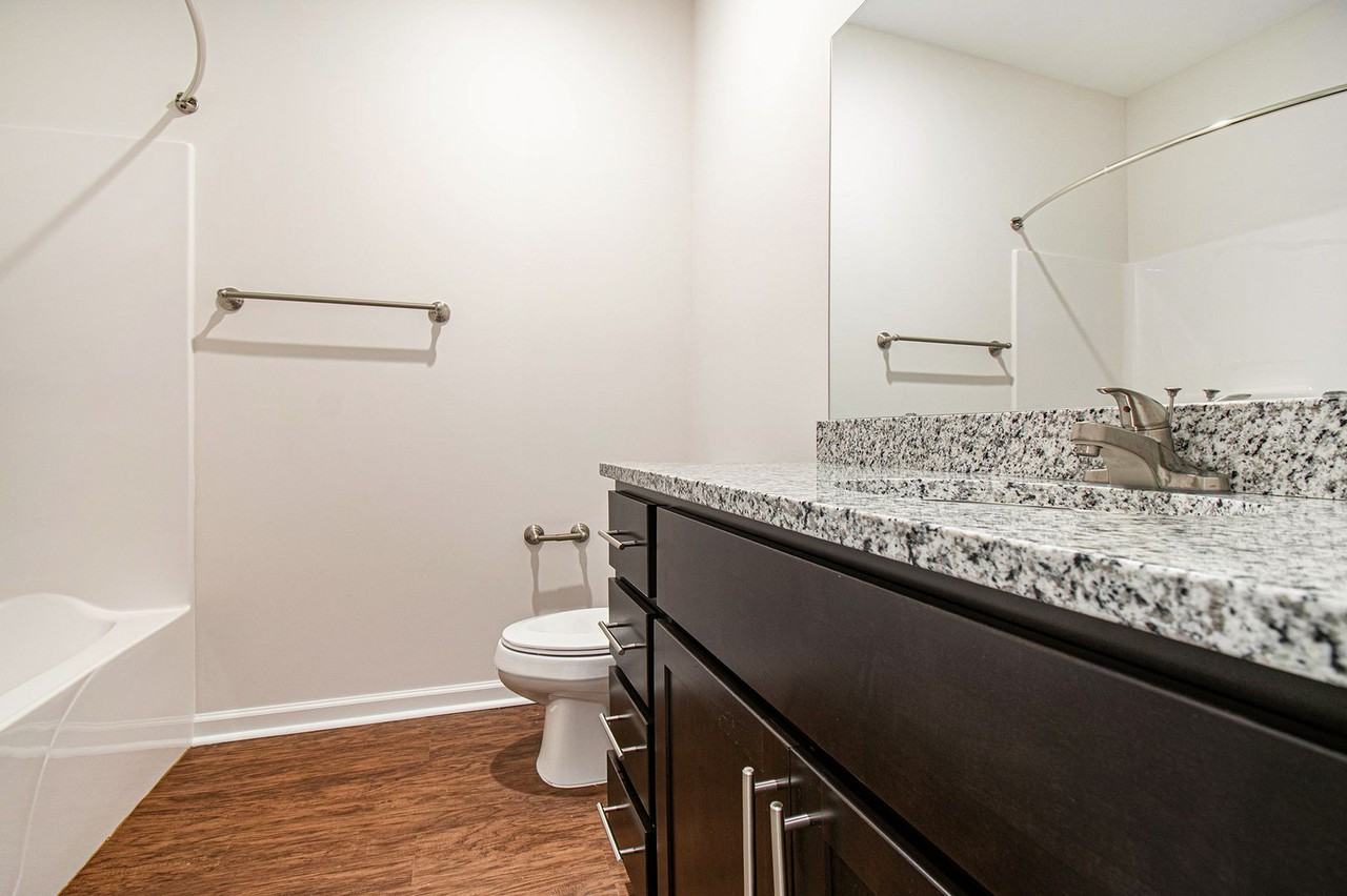 1006 S Indiana Ave #205 - Photo 6 of 10