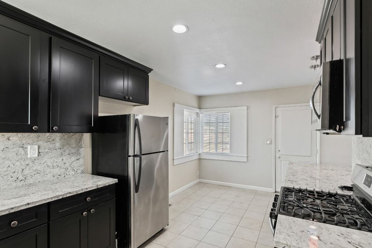 1343 State St - Photo 6 of 14
